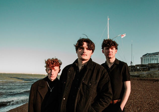 REVIEW: 5 Degrees North - Strings 27.8.25